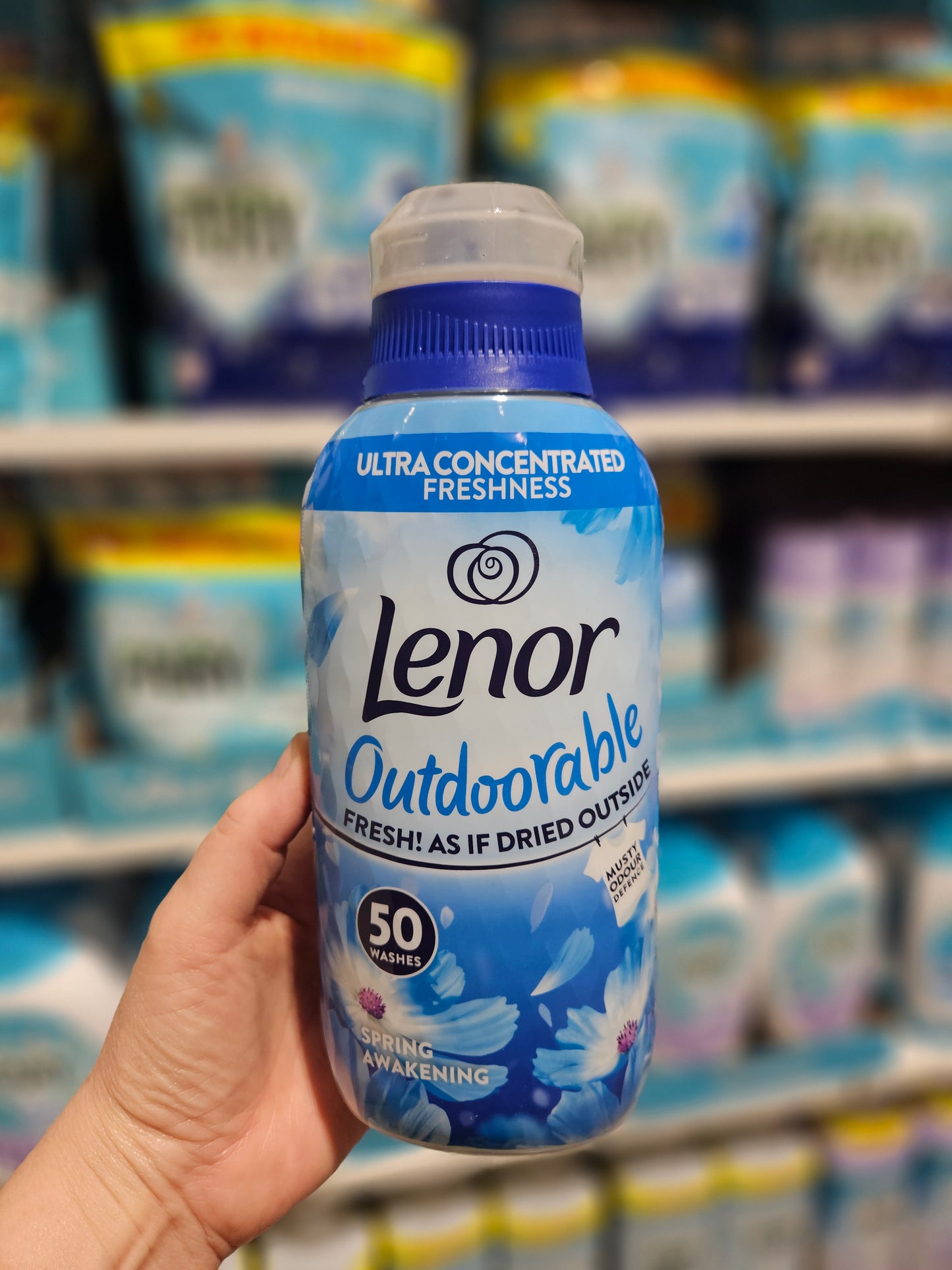 Lenor Tøymykner Outdoorable Spring Awakening 50w 700ml