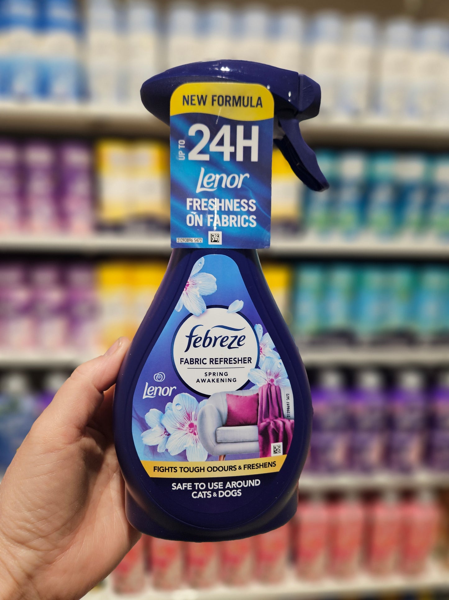 Febreze Fabric Refresher Spring Awakening 500ml