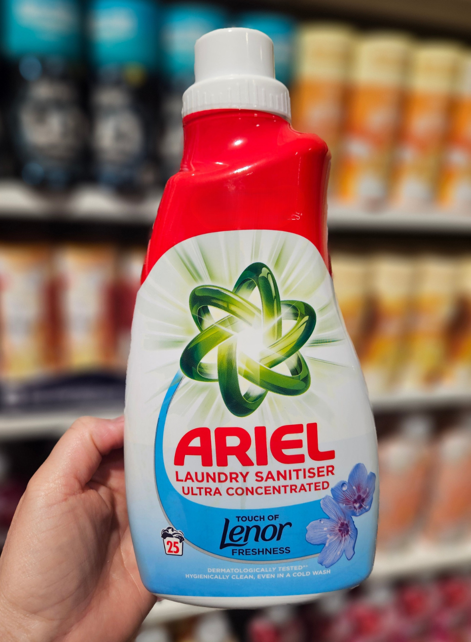 Ariel Ultra Concentrated Laundry Cleaner with a Touch of Lenor 25w
