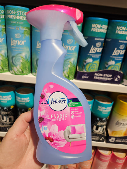 Febreze Fabric Refresher Blossom & Breeze 375ml