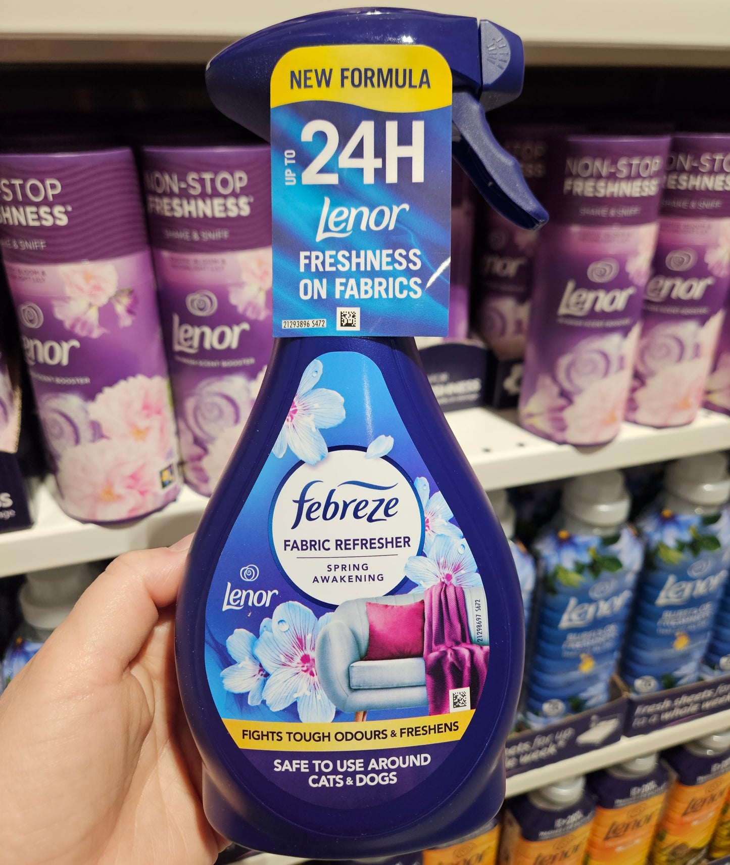 Febreze Fabric Refresher Spring Awakening 500ml