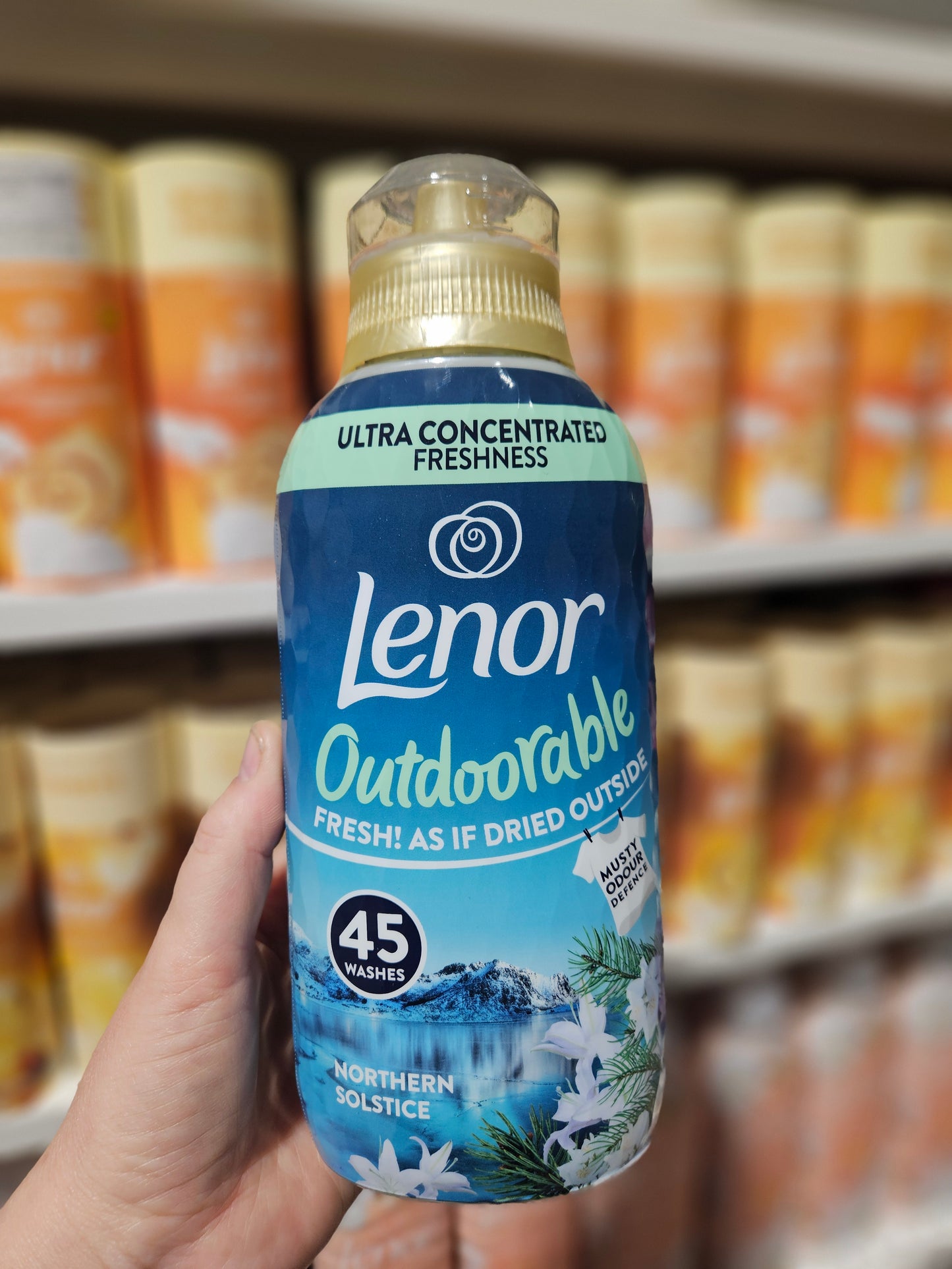 Lenor Tøymykner Outdoorable Nordic Solstice 45w 630ml