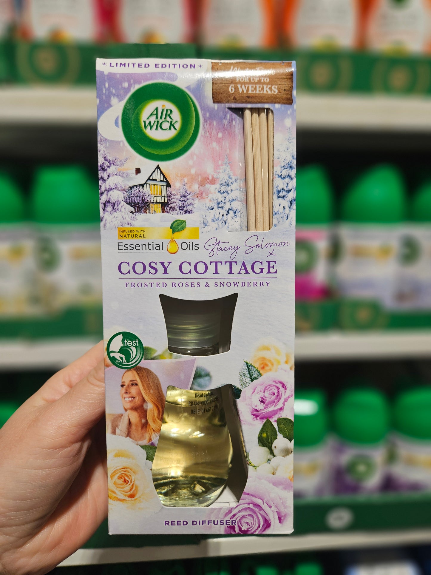 Airwick Reed Diffuser Cosy Cottage Frosted Roses & Snowberry 42ml