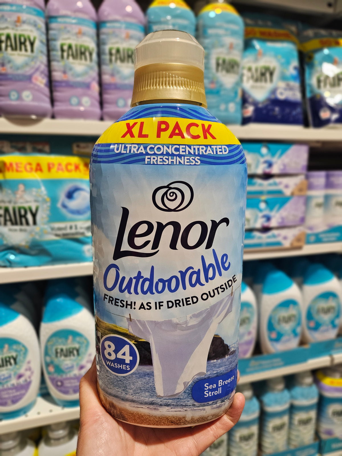 Lenor Tøymykner Outdoorable Sea Breeze Stroll 1176ml 84w