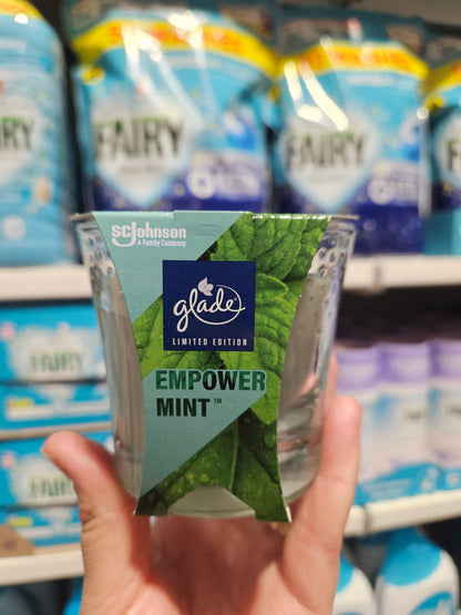 Glade Fragranced Candle Empower Mint 129g