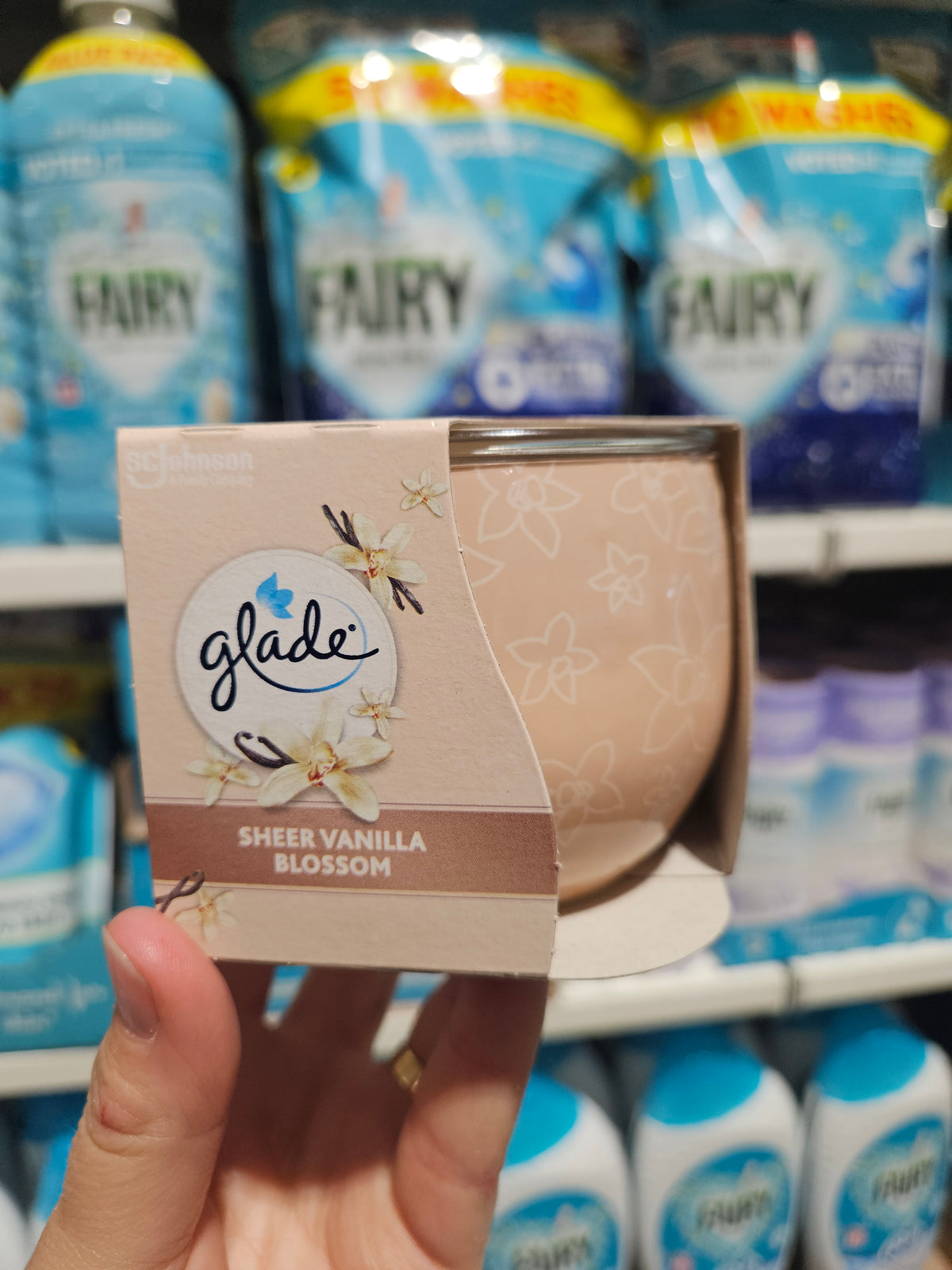 Glade Fragranced Candle Sheer Vanilla Blossom 108g
